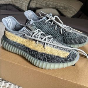 Yeezy Boost 350 V2 Ash Blue